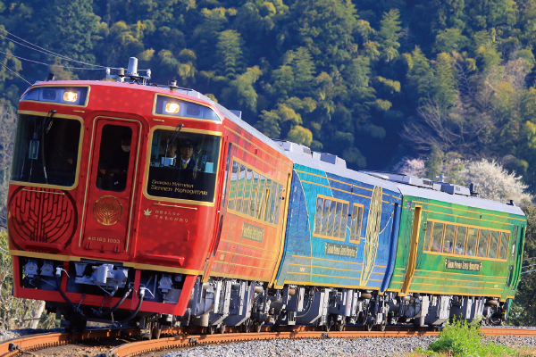 1545　特別な列車で出かける「おとなの遊山」四国まんなか千年ものがたりとことひら温泉御宿敷島館