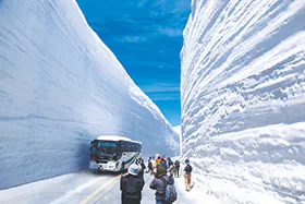 1615立山黒部アルペンルート通り抜けと雪の大谷ウォーク